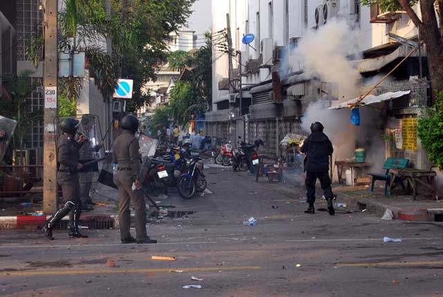 タイ警察とＰＡＤによる交戦