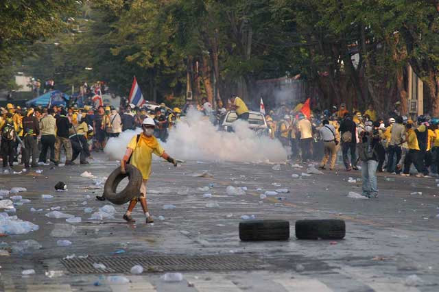 タイ警察とＰＡＤによる交戦